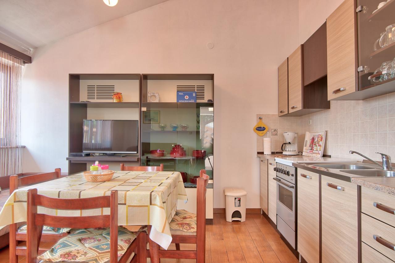 Apartment Maja Stinjan Exterior photo